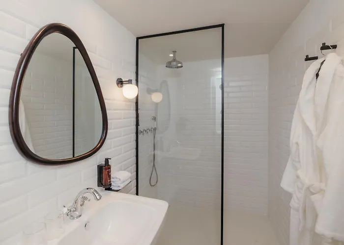 H Regas Adults OnlyHostal